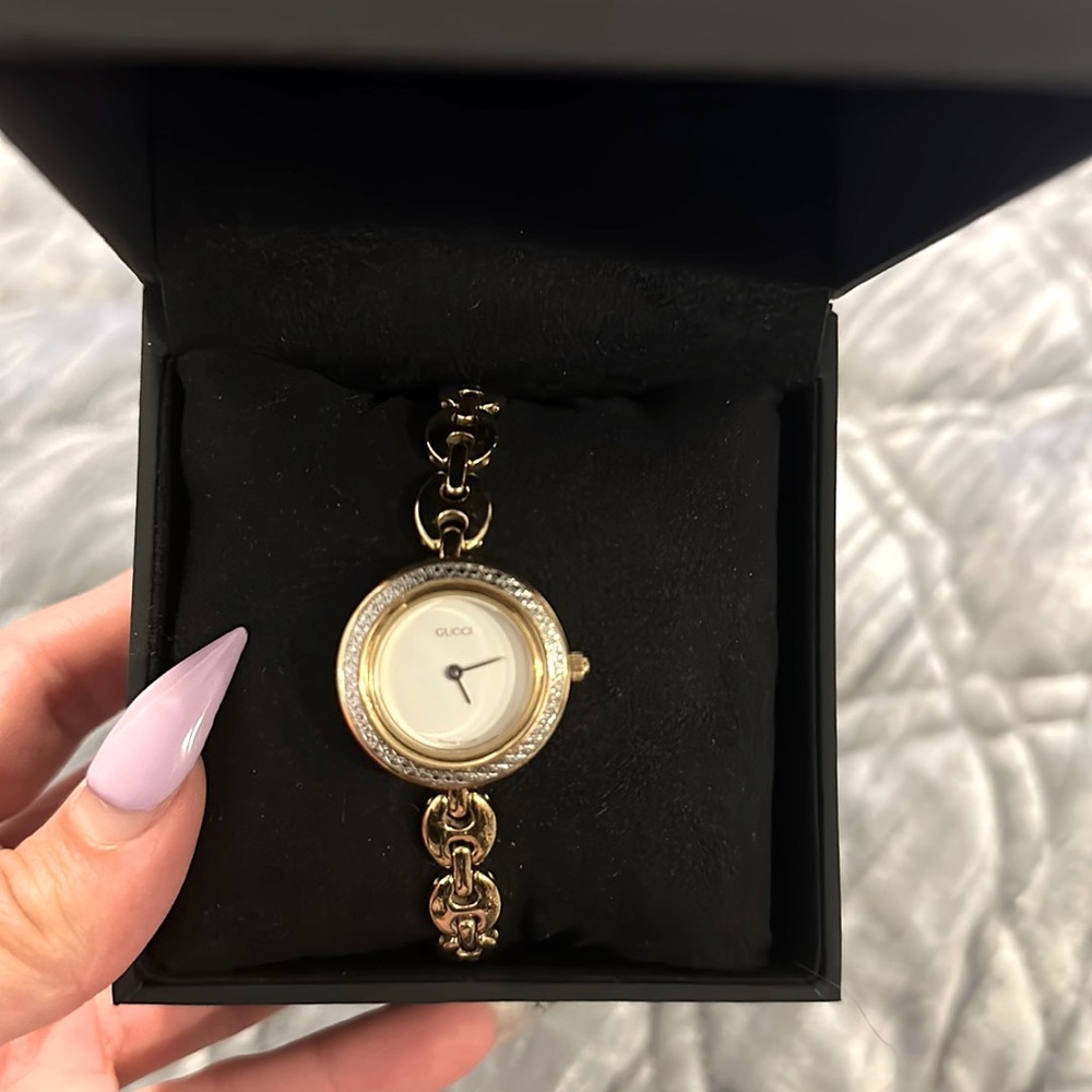Vintage Gucci Timeless Women’s Watch Gem